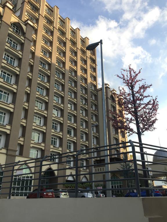 Apartment Wakaf Che Yeh Кота-Бару Экстерьер фото